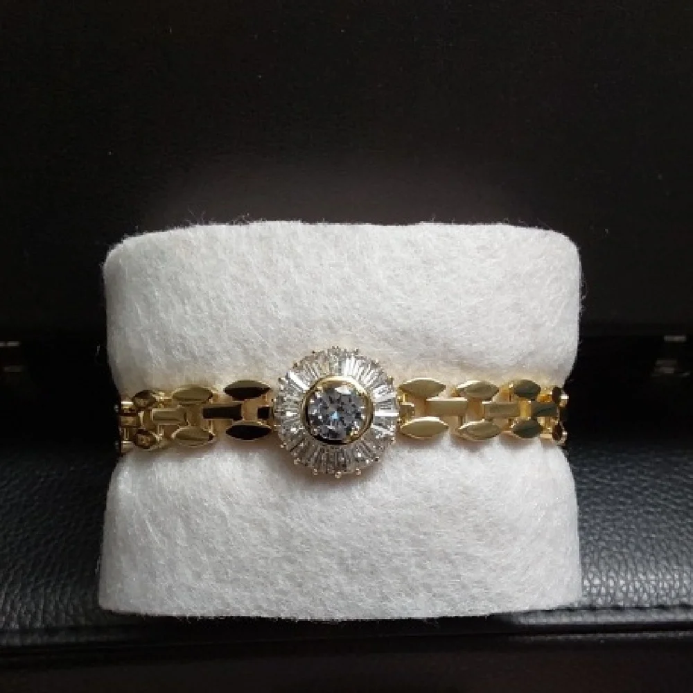 Elegant 14k Gold Plated Bracelet with CZ Accent - Picture 5 of 6